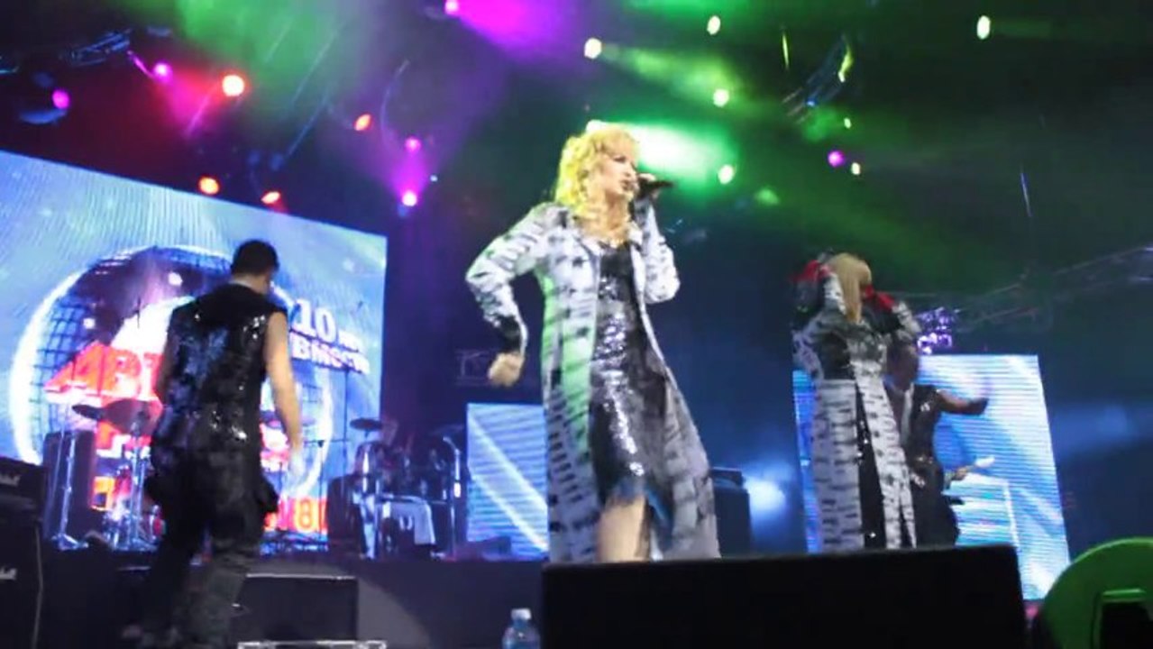 "Мираж"2011_ Светлана Разина и Маргарита Суханкина - "Звезды нас ждут"_Дискотека 80-х С.Петербург  дс Юбилейный 27.11.2011