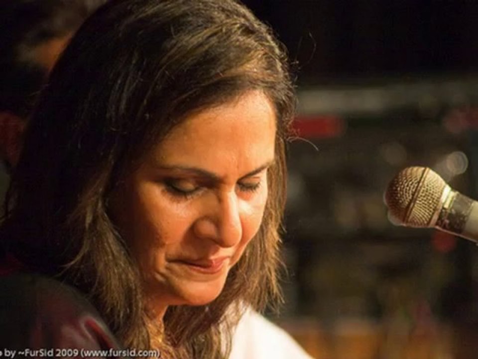 Bol ke lab azaad hain tere (Tina Sani)