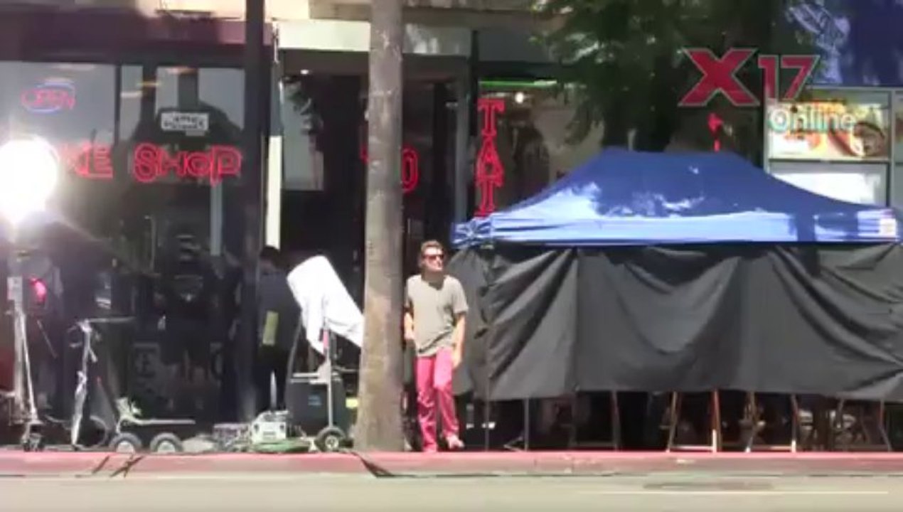 20|08|2013Robert Pattinson filming MTTS, LA