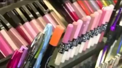 أحمر الشفاه يحمل مخاطر كبيرة على الصحة