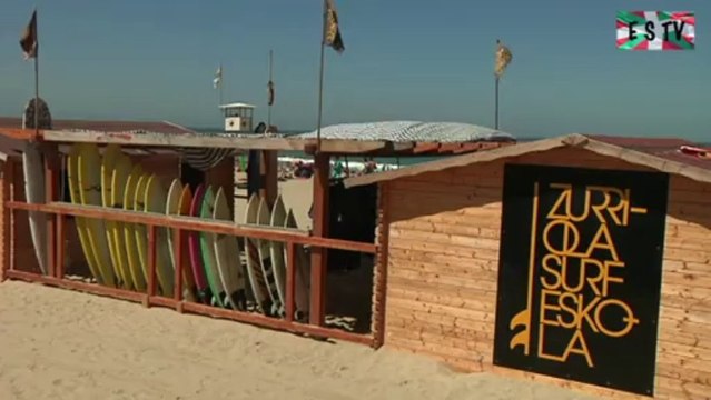 Donostia: Playa de la Zurriola Surfistas - Euskadi Surf TV