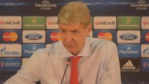 Wenger pide refuerzos