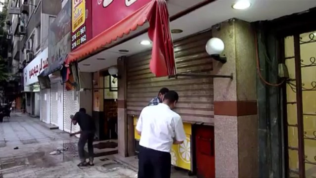 Curfew forces Egyptians to alter daily life in Cairo