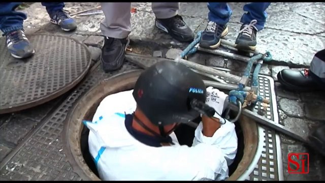 Napoli - Sventata rapina alla Bnl, ecco il cunicolo della banda del buco (21.08.13)