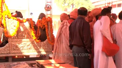 Tape 3-Varanasi-Ghat & Ved natha bhandara-Z7-hdv-26