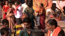 Varanasi-Ghat-Market-Shivratri-tape-7-52