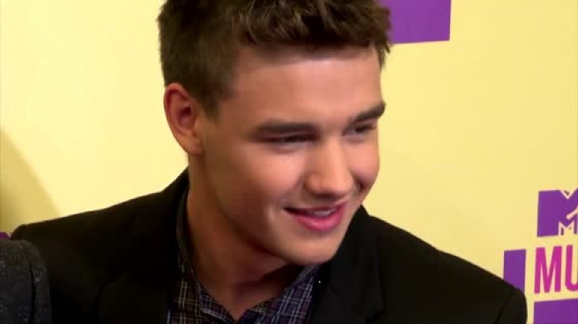 ⁣Liam Payne Hits Back at One Direction Fans After New Girlfriend Sophia Smith Receives Abuse on Twitt