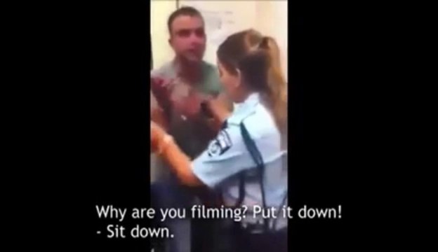 Crazy guy arrested and strike his head on the wall... Violent!
