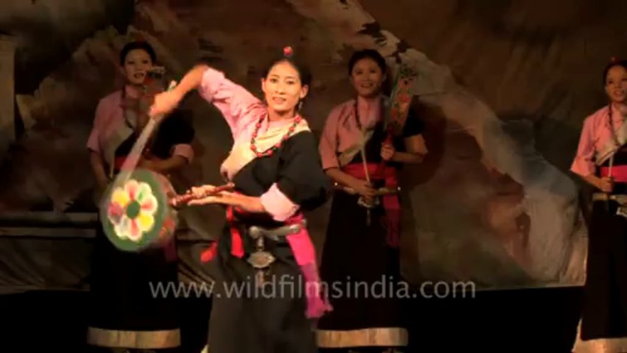 Tibetan dance-9