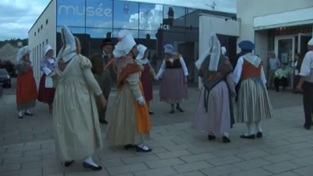 Exposition sur les traditions Normandes au musée des sapeurs pompiers de Montville :Danse traditionnelle 3