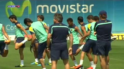 El Barcelona se entrena sin Messi que sufre una contusión en la pierna derecha