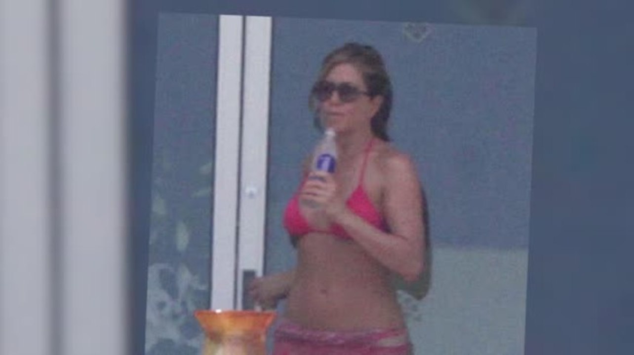 Jennifer Aniston in Bikini