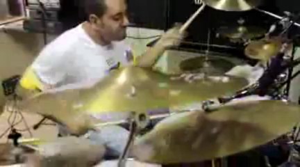 Studio Pacaembu (Caju passando o som da bateria )   YouTube