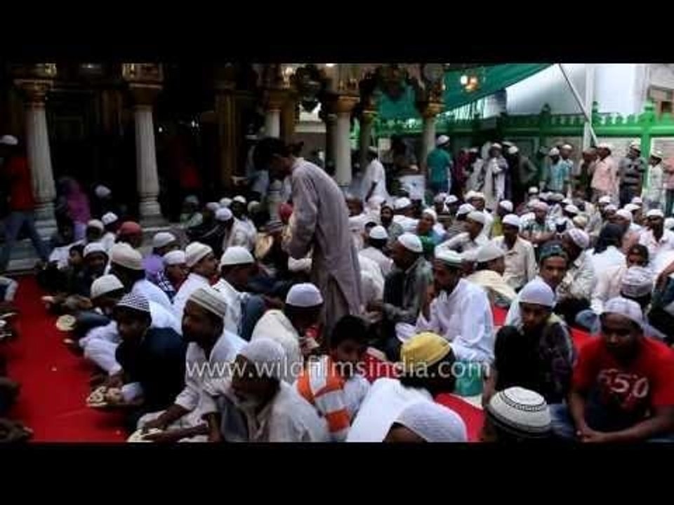 Muslim throng performing Iftar at Nizamuddin Dargah, Delhi