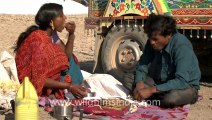 Rann-of-kutch-hdv-tape-7-villagers having lunch-1