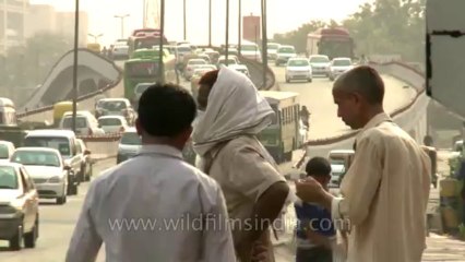 People-Safdarjung bus stop-3