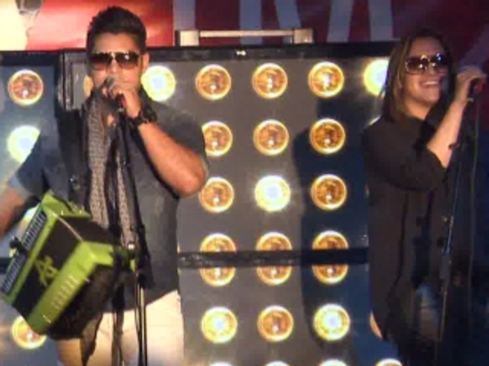 AJ Castillo - Enloquecer Live Performance
