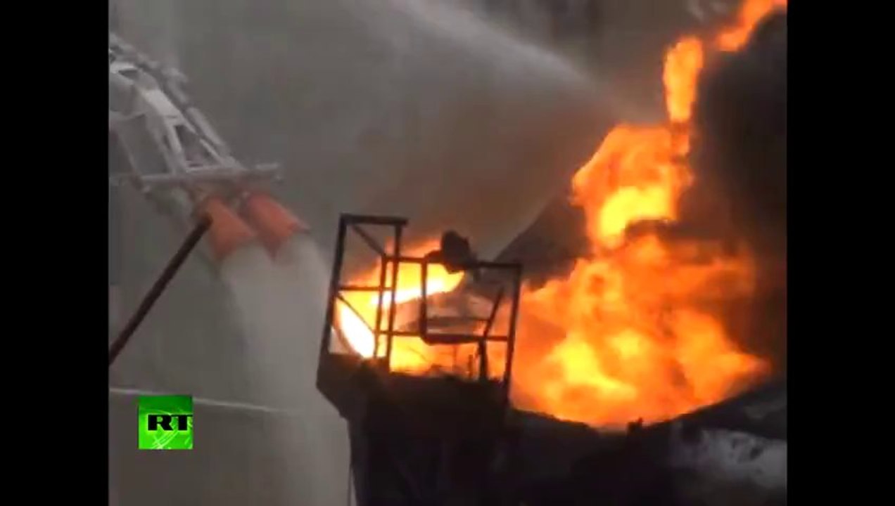 Hellfire as flames engulf oil tank in Eastern Siberia!