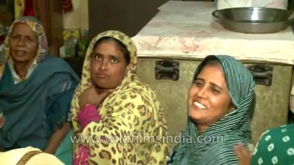 Diwali-Fatehpur Beri-Women Singing-14
