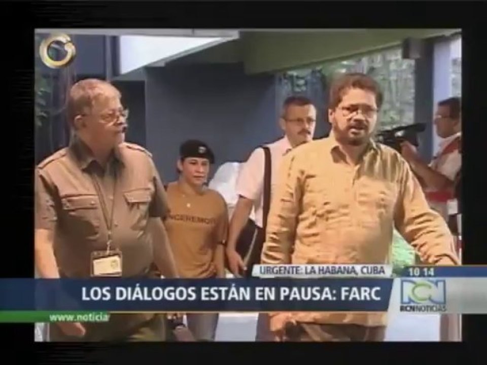 FARC anuncian pausa en diálogo de paz por propuesta de referendo de Santos
