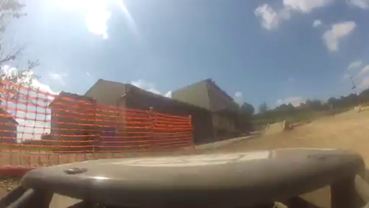 1 er essais losi 5ive T piste modèlisme golbey (3/4)