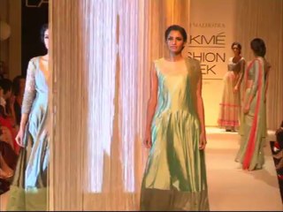 Rawbollywood celebs at opening ceromony of lakmee fashion week 1