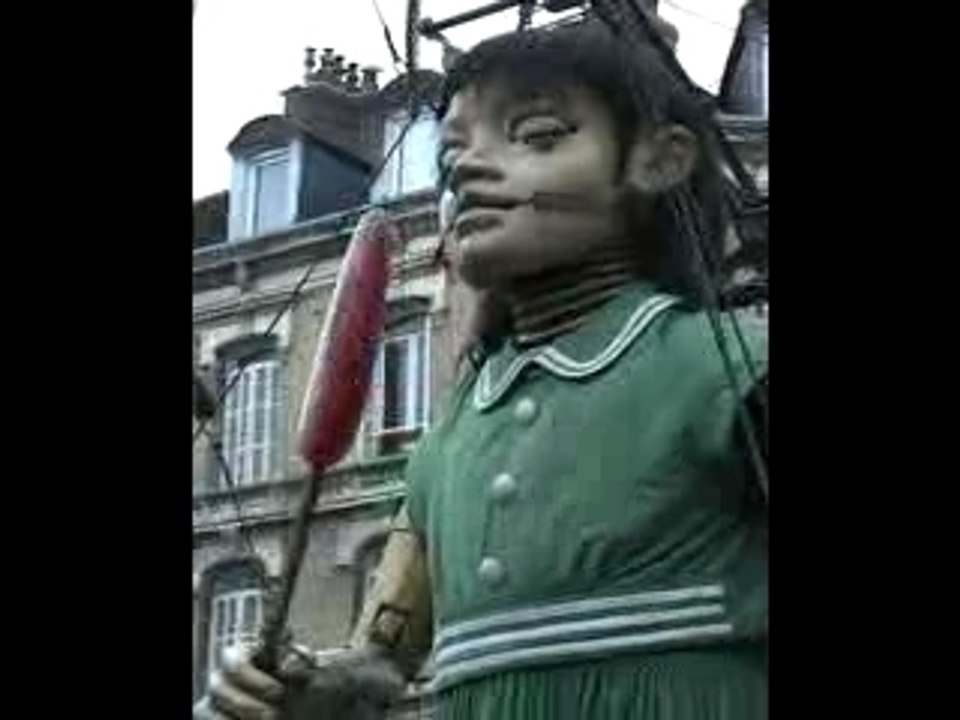 Le sucette de la petite géante