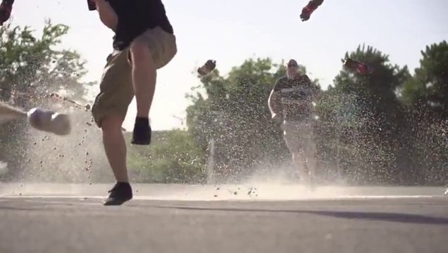 Explosion de bouteille de Coca en Slow motion. Enorme!