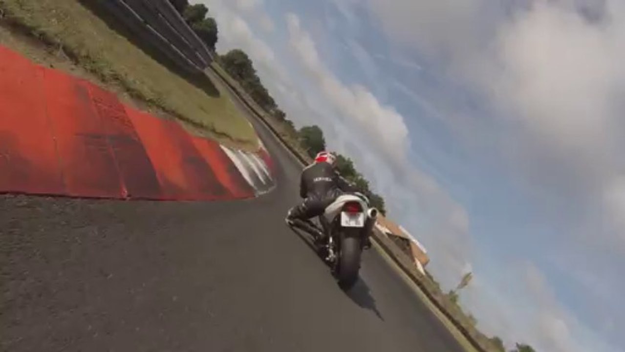 Journée Open du 19 08 13 Nico Vigeant 1ère session sur carénage avant 600 cbr rr 2 ème partie