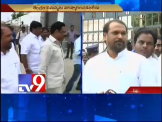 Jagan speaks to fasting mother Vijayalakshmi over public phone - YSRCP's Konathala