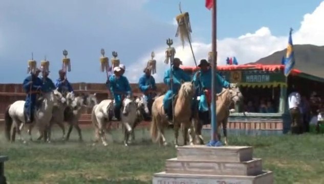 La route de la soie - La Mongolie Fête du Naadam Cérémonie - Gilles Cousin