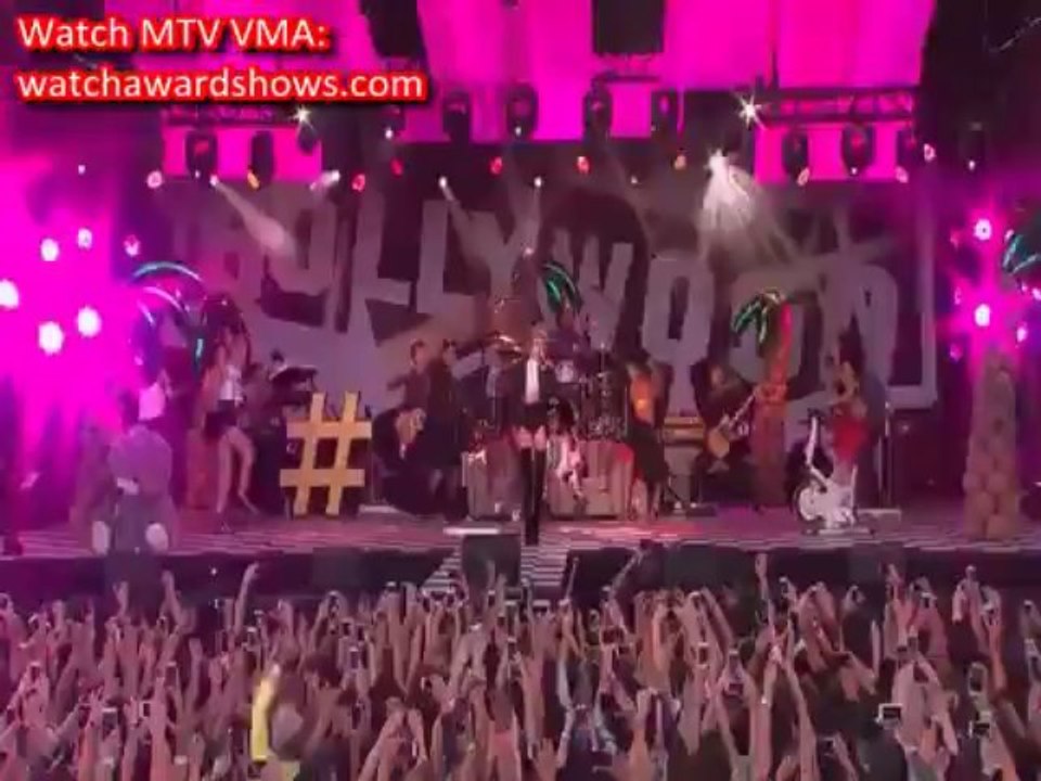 Miley Cyrus Performs We Cant Stop live performance MTV VMA 2013