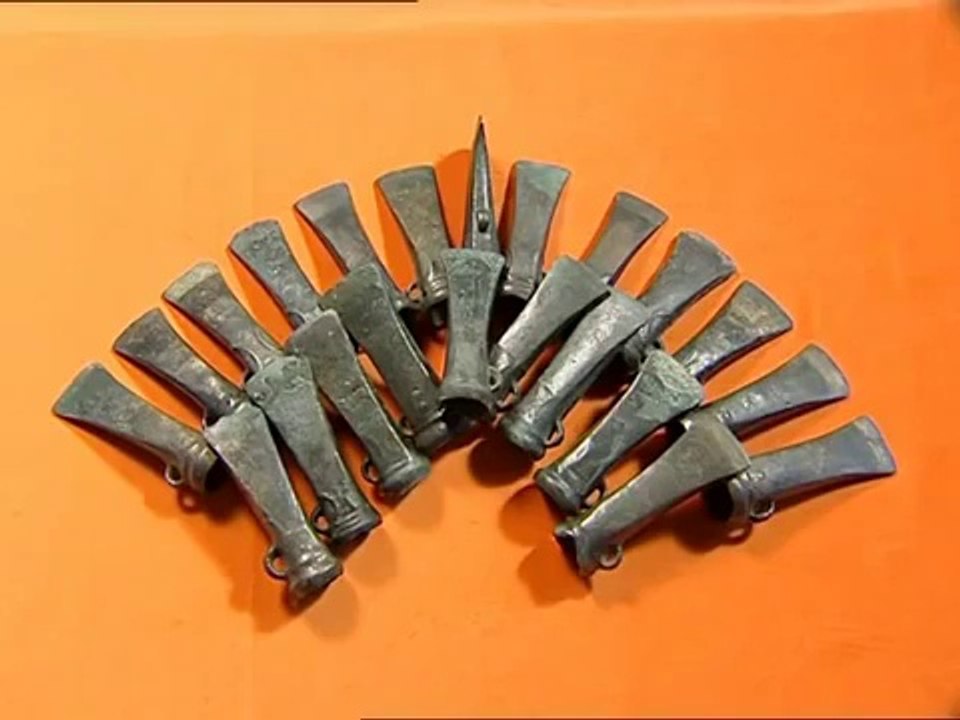 Le trésor monétaire gaulois de Thuin  Le dépôt de Bronze de Heppeneert