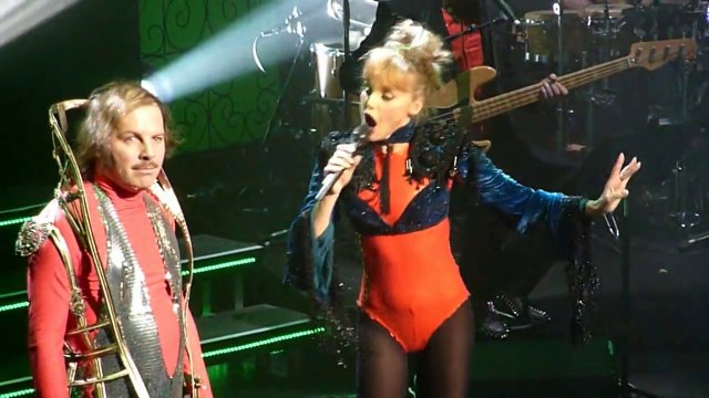 Arielle Dombasle : Diva Tour - Théâtre du Châtelet, Paris : Extraterrestre