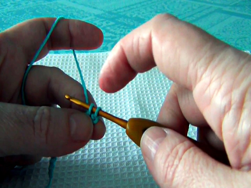 CROCHET / LA MAILLE COULEEE