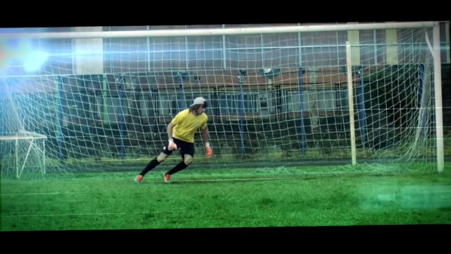 Amazing soccer tricks : Olive and tom version...