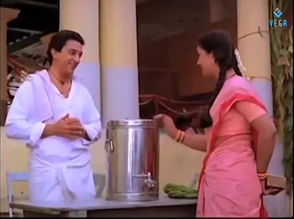 Kamal Haasan Comedy - 33 - Tamil Movie Superhit Comedy Scenes