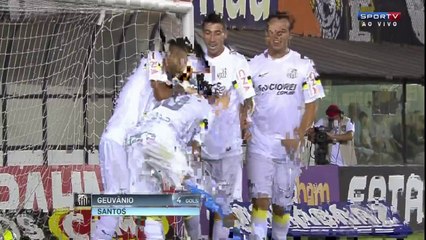 Santos goleia o Bragantino