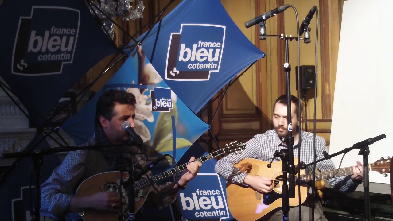 Grigoris Vasilas et Giannis Evangelou guitares et bouzouki - 2eme titre ( Live sur France Bleu Cotentin )