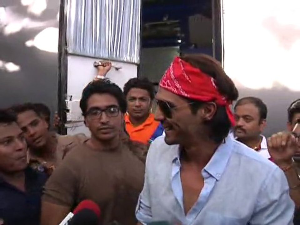 ARJUN RAMPAL  BAPPI DA NAWAJUDIN  DAHI HANDI GOVINDA FESTEVAL 2013