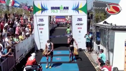 Triathlon Iron Man : le gagnant a eu très chaud....