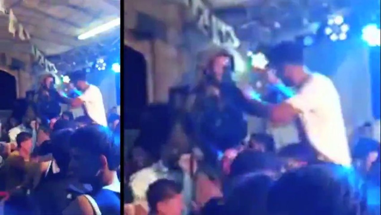 Des soldats israéliens en patrouille dansent avec des Palestiniens à Hébron