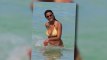 La star d'Entourage Emmanuelle Chriqui en bikini à Miami