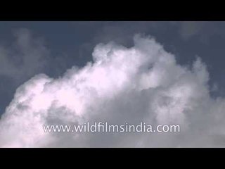 Astonishing Cloudplay at 11,000 feet: Gidara trek