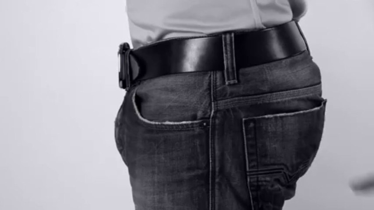 How to measure hips