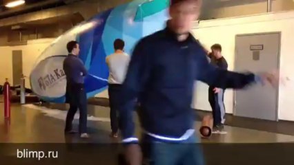 Радиоуправляемый дирижабль с рекламой банка БТА-Казань