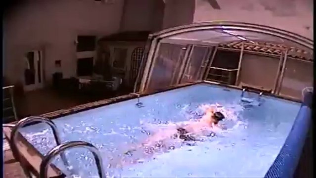 Swim counter current. Nager à contre courant