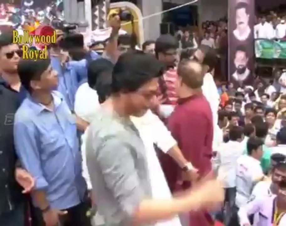 Shah Rukh Khan and others at MLA Ram Kadam s Dahi Handi celebrations Part-1 (Low)