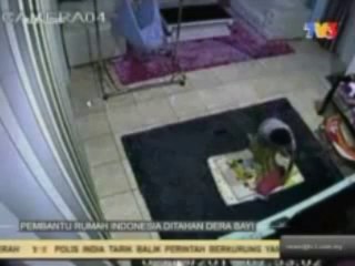Kejam Pembantu Rumah Dera Bayi 4 Bulan