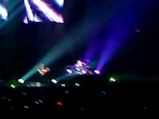 MOV00041  "Muse, en "live" Barcelona...tournée Resistance! un petit extrait. "undisclosed desire"